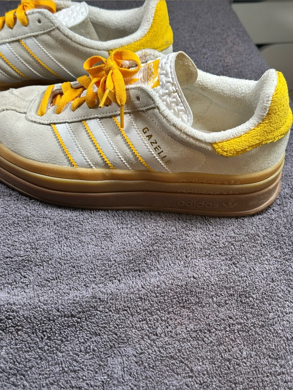 adidas Gazelle Bold IH9929 Women’s 9 White Bold Gold Platform Sneaker